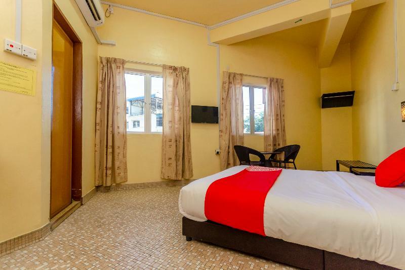 Oyo 703 Myra Hotel Мерсінг Екстер'єр фото