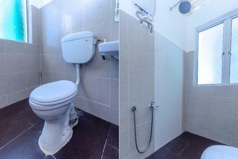 Oyo 703 Myra Hotel Мерсінг Екстер'єр фото