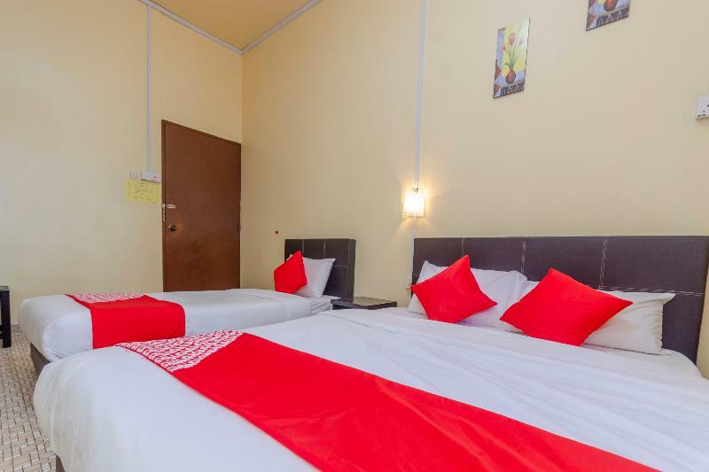 Oyo 703 Myra Hotel Мерсінг Екстер'єр фото