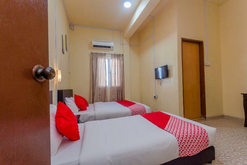 Oyo 703 Myra Hotel Мерсінг Екстер'єр фото