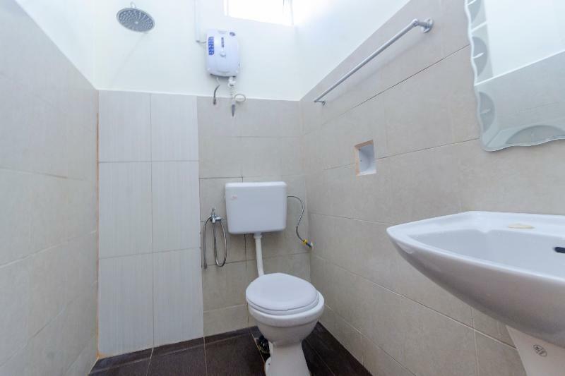 Oyo 703 Myra Hotel Мерсінг Екстер'єр фото