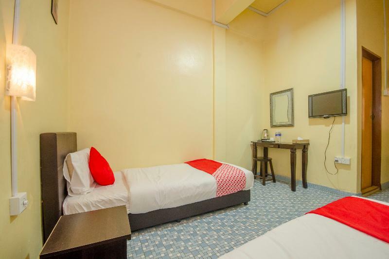 Oyo 703 Myra Hotel Мерсінг Екстер'єр фото