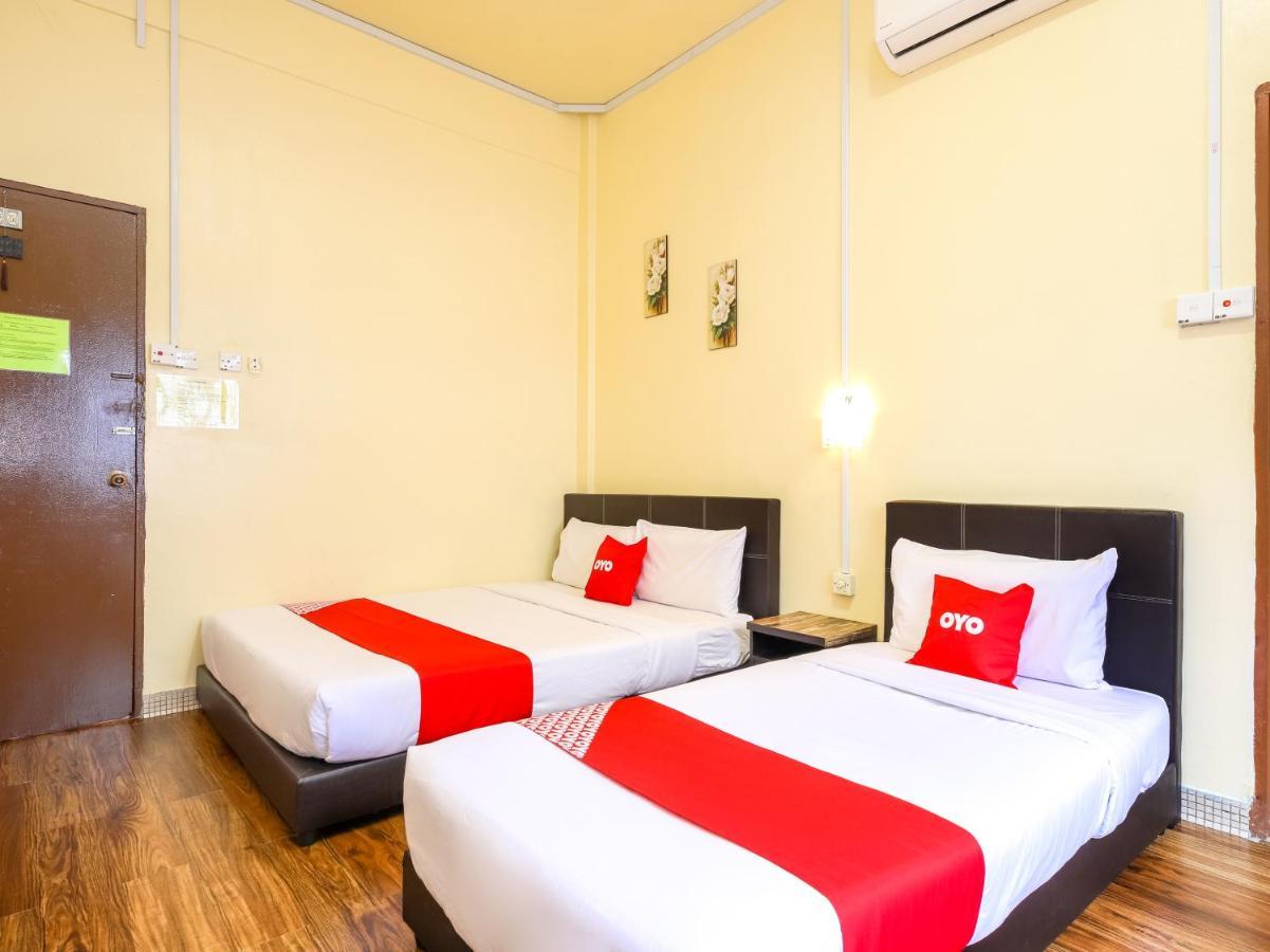 Oyo 703 Myra Hotel Мерсінг Екстер'єр фото